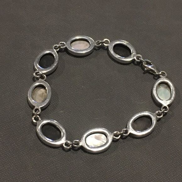 Sterling Bracelet Comprised of Alternating Links of Black Onyx & Mother of Pearl - Picture 3 of 8